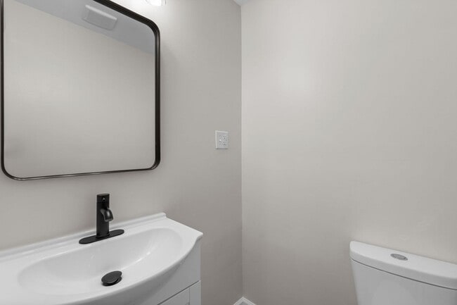 Building Photo - Charming 4BR Ranch in Prime Virginia Beach Location