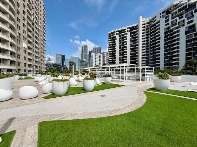 Building Photo - 770 Claughton Island Dr