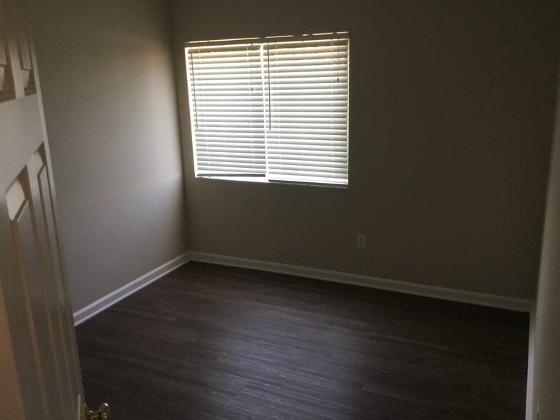 Building Photo - 10024 Oriole Ct