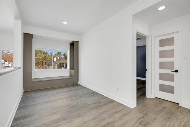 Building Photo - 12564 Memorial Dr