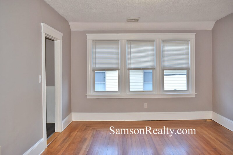 Building Photo - 136 Hillside Ave