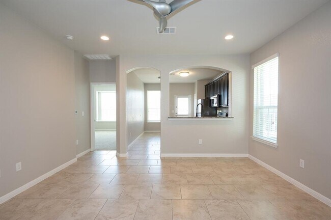 Building Photo - 415 Epiphany Ln