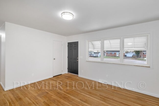 Building Photo - 3812 Root Ave NE