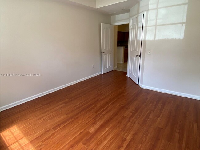 Building Photo - 9825 Baywinds Blvd