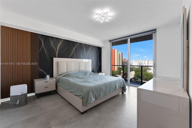 Building Photo - 300 Sunny Isles Blvd