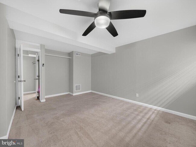 Building Photo - 7648 Fairbanks Ct