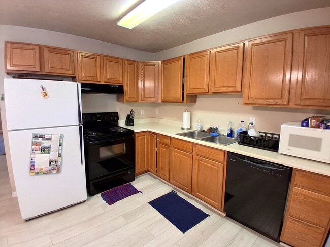 Building Photo - 361 N 700 E