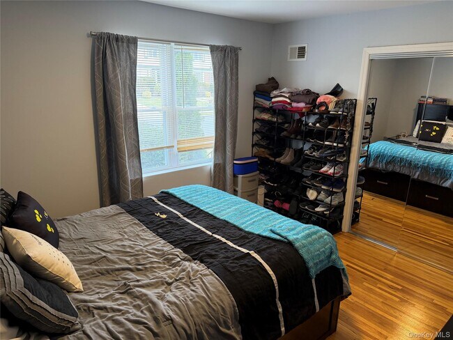 Building Photo - 222 Colonial Ave