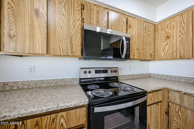 Building Photo - 7208 W Vogel Ave