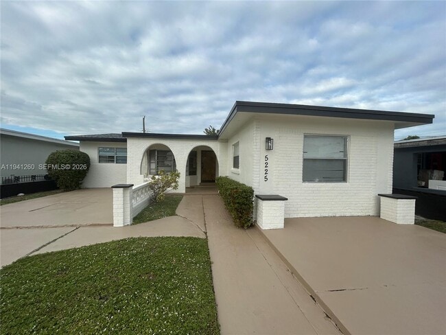 Building Photo - 5225 Mayo St