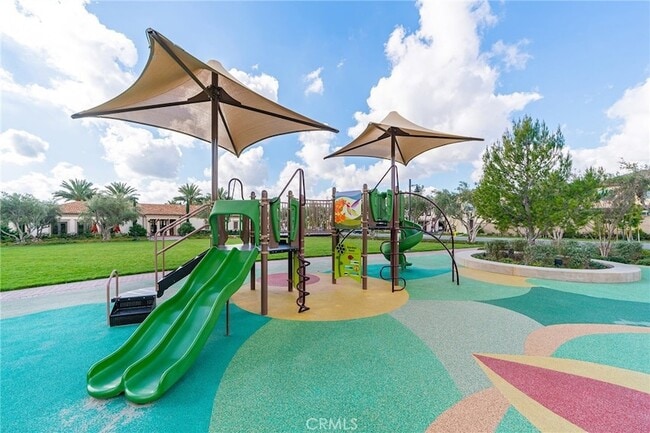 Building Photo - 64 Emerald Clover