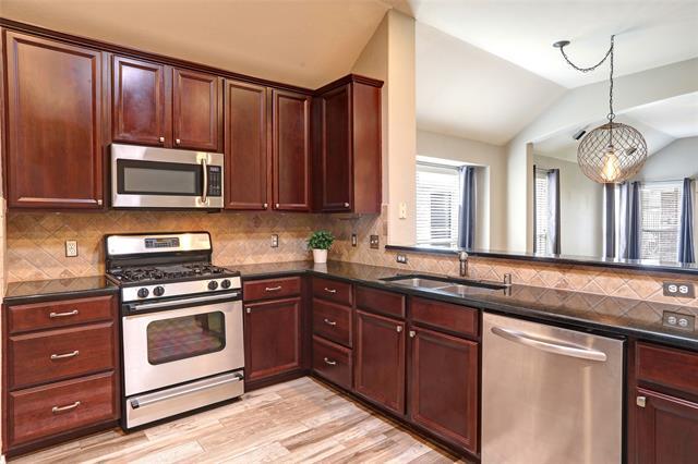 Building Photo - 2804 Cascade Cove Dr