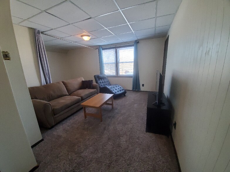 Building Photo - 243 Park Ave