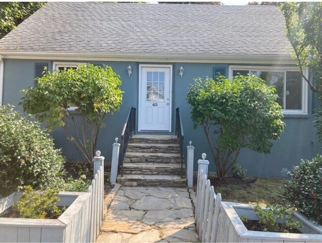 Building Photo - 45 Pilgrim Ave