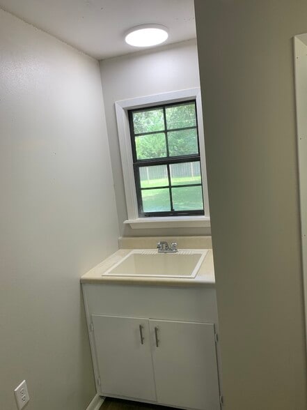Laundry room sink! - 1903 Ginnett Rd