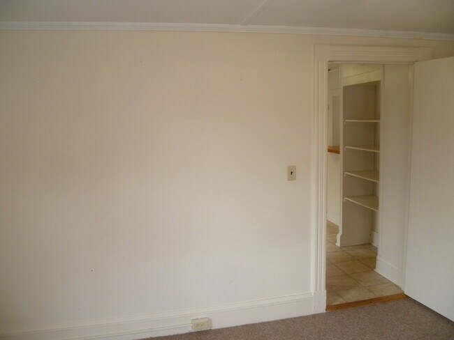 Building Photo - 174 S Branch St