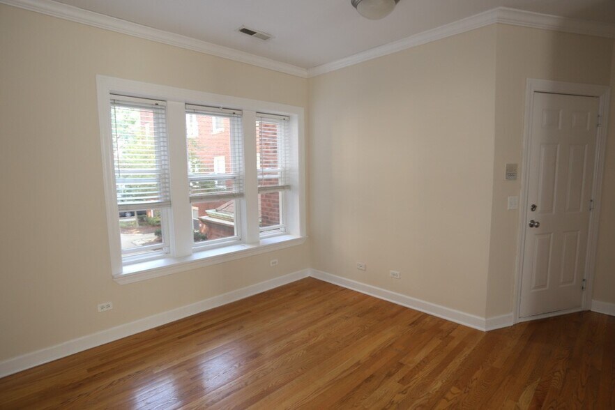 Building Photo - 3251 N Clifton Ave