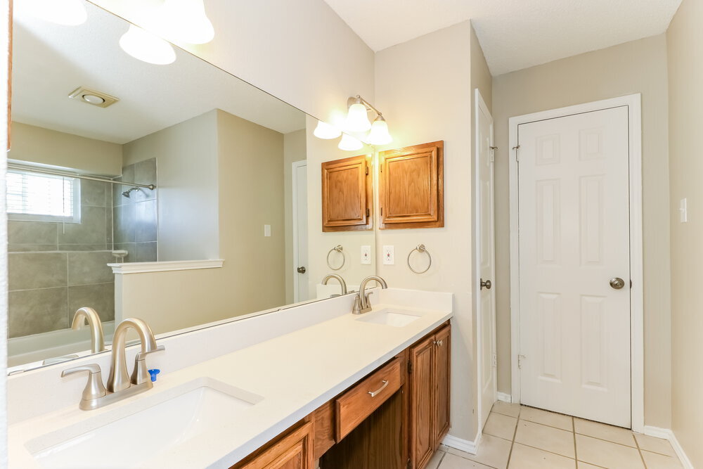 Building Photo - 2729 Forest Creek Dr