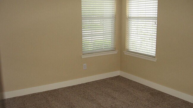 Building Photo - 7627 Fallen Leaf