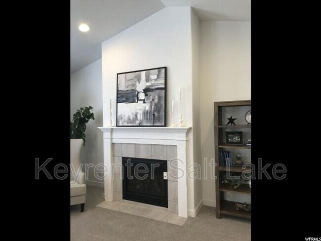 Building Photo - 2687 Constance Way