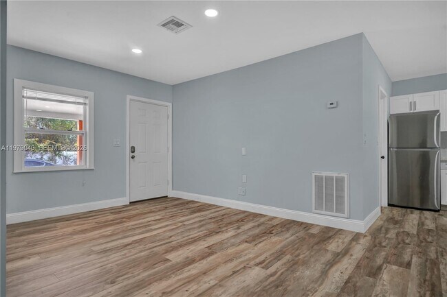 Building Photo - 607 SW 9th St