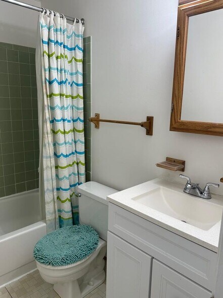 Building Photo - 9012 Piney Grove Dr