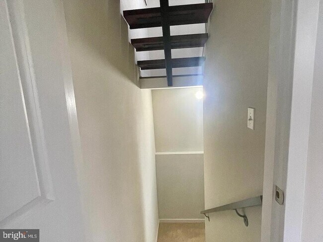 Building Photo - 8618 Jones Mill Rd