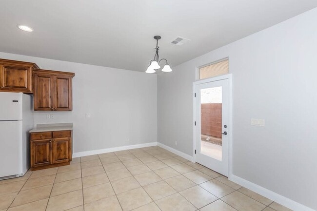 Building Photo - 4 Bedroom Single-Level Home In Hurricane - Small Pet Friendly