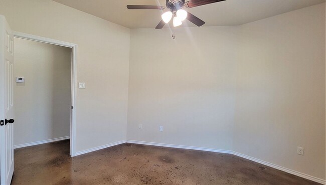 Building Photo - Serene Haven: Beautiful Duplex Living in N...