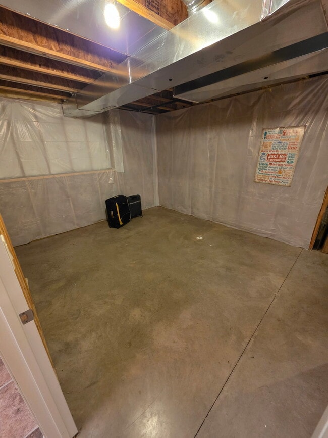 Building Photo - 487 Battle Creek Dr