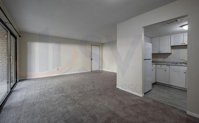 Building Photo - Chapel Hill 2-Bedroom Condo for Rent | 104...