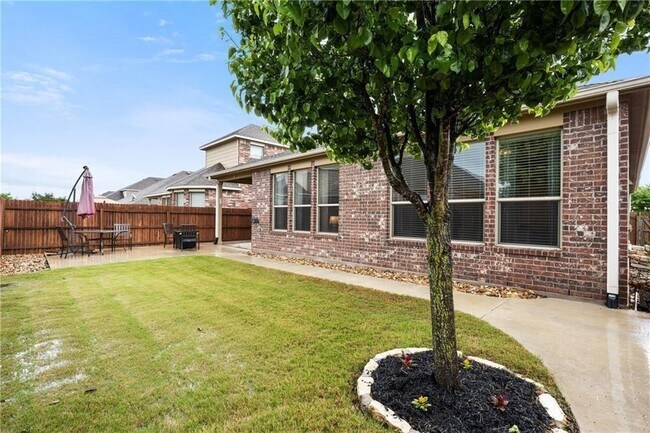 Building Photo - 2109 Edson Ct