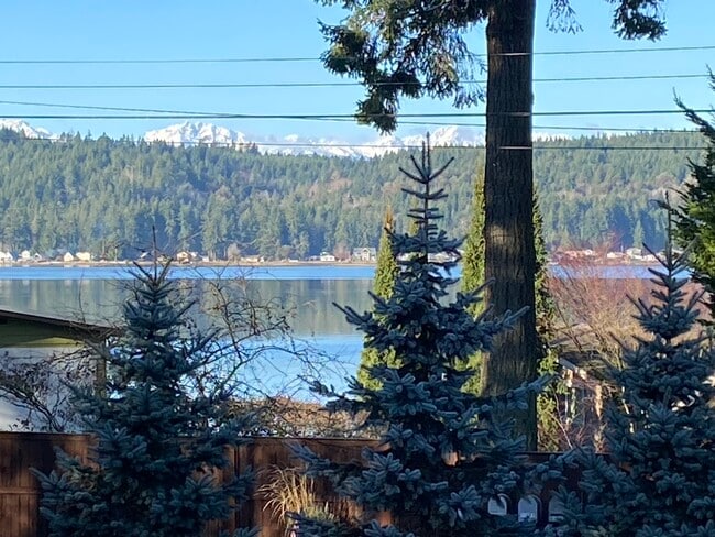 Building Photo - 17060 WA-106