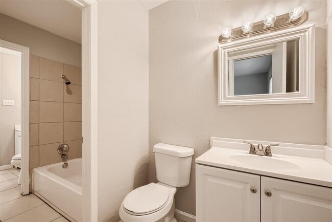 Building Photo - 413 Lindo Dr