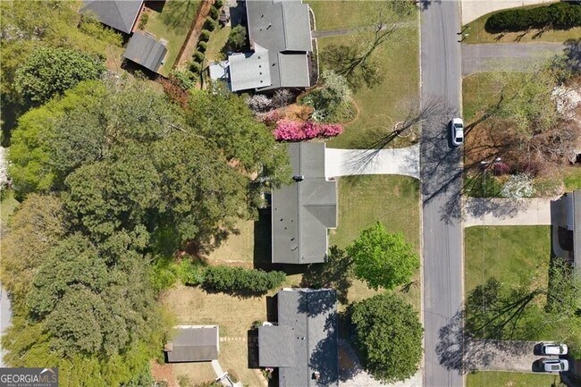Building Photo - 677 Hillandale Cir