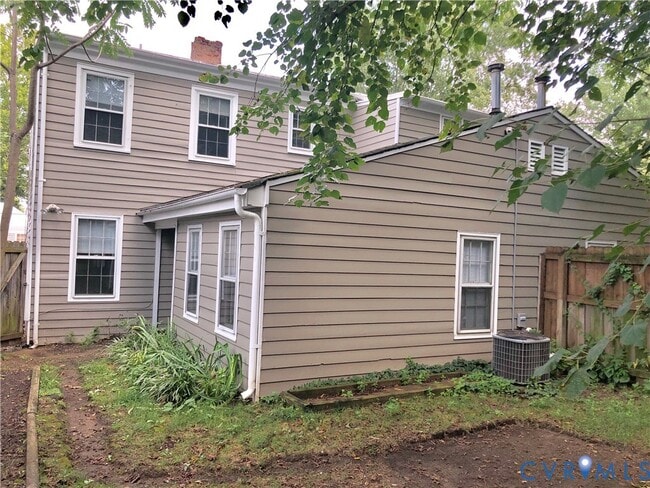 Building Photo - 2617 E Clay St