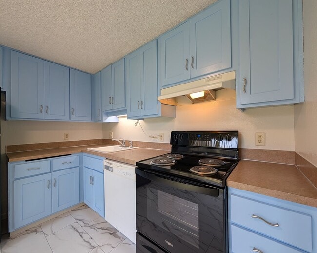 Building Photo - Newly Renovated 3-Bedroom, 1.5-Bath in Fantastic Neighborhood- Sheldon HS District