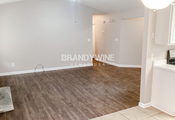 Building Photo - 289 Montego Cir