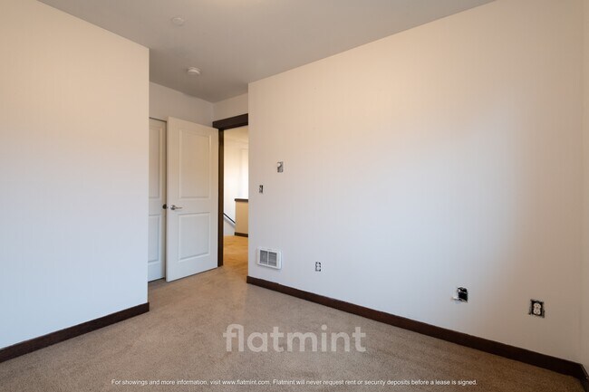 Building Photo - 14018 9th Pl W