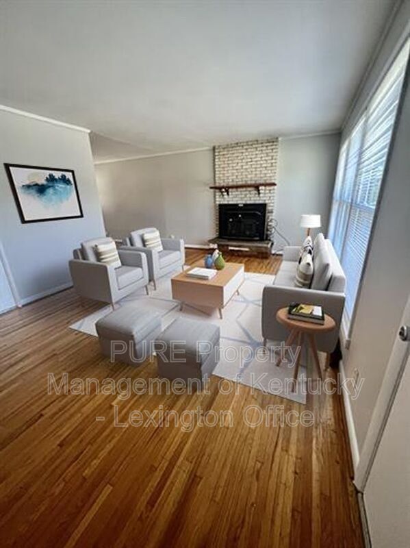 Building Photo - 2364 Shandon Dr