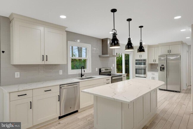 Building Photo - 1108 Bellview Rd