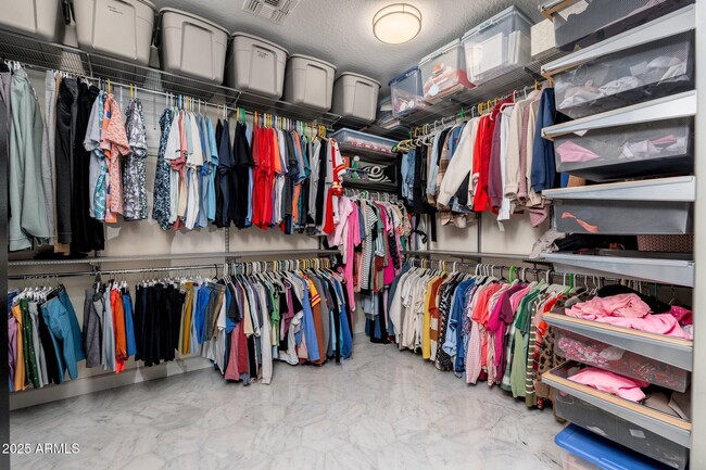 Building Photo - 5712 E Blue Sky Dr