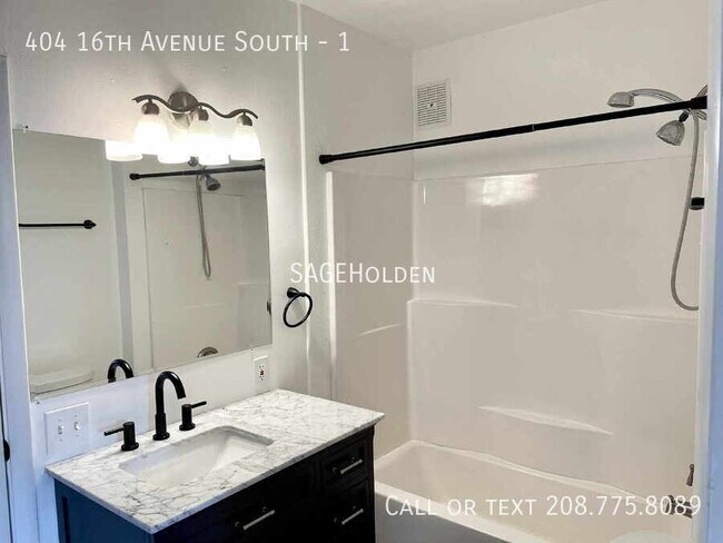 Building Photo - 404 16th Ave S