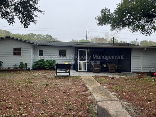 Building Photo - 303 Newcastle Dr