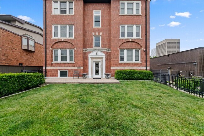 Primary Photo - 116 N Central Ave