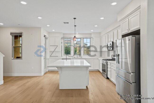 Building Photo - 31 Catania Common