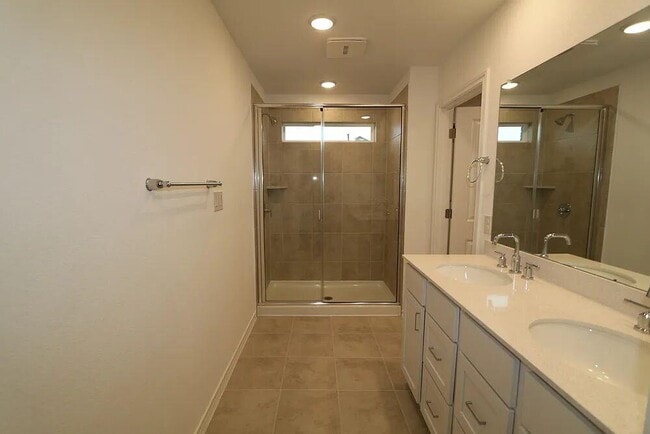 Building Photo - 1620 Purple Martin Dr