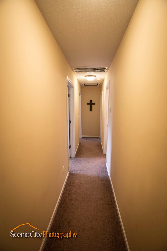 Building Photo - 1914 Dupont St