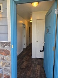 Building Photo - 3 Bed 2 Bath Townhouse for Rent!