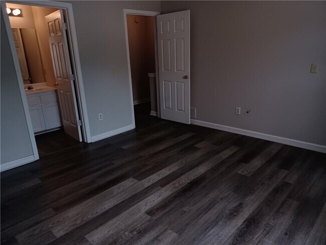 Building Photo - 75 Davis Mill Ct